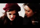 Pretty Little Liars Aria & Emily 