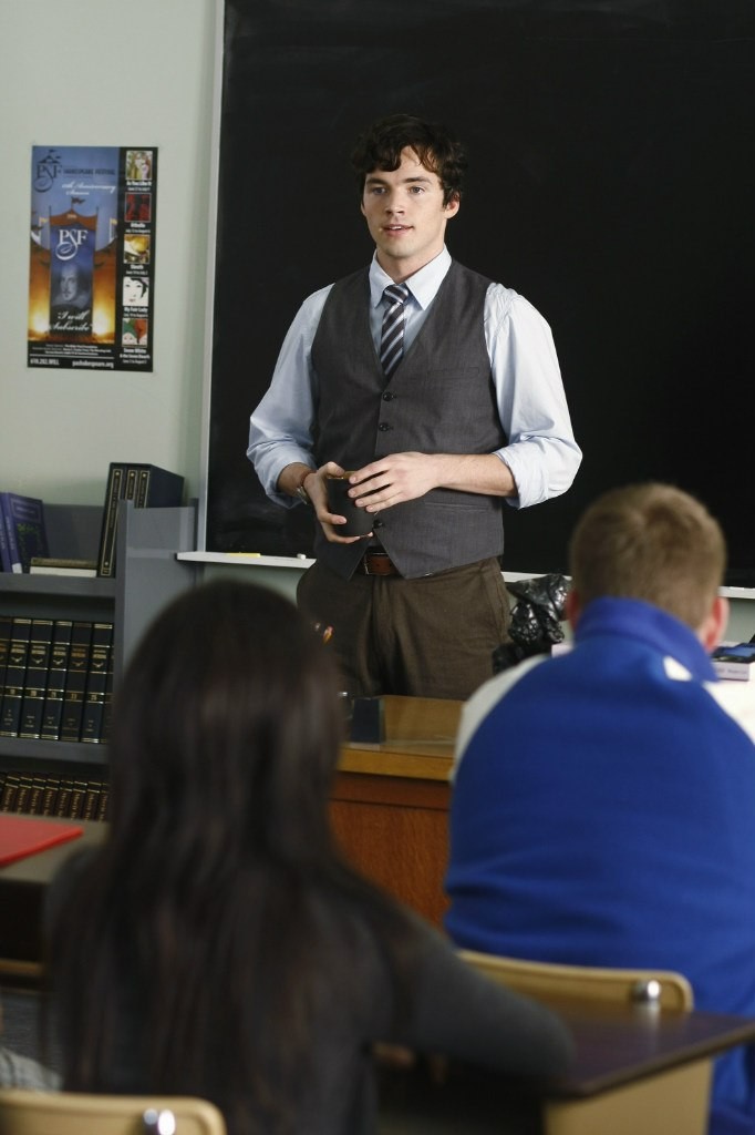 Erza ( Ian Harding ) en classe