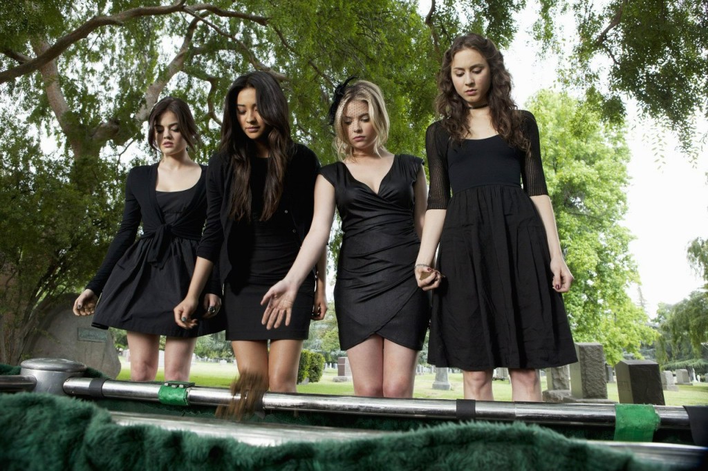 Les filles pendant les funérailles de Ian